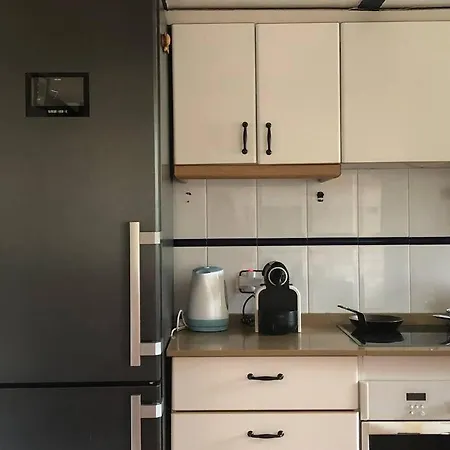 Casa Adela /terraza/5m Playa / Aire Acondicionado בית נופש קדאקז