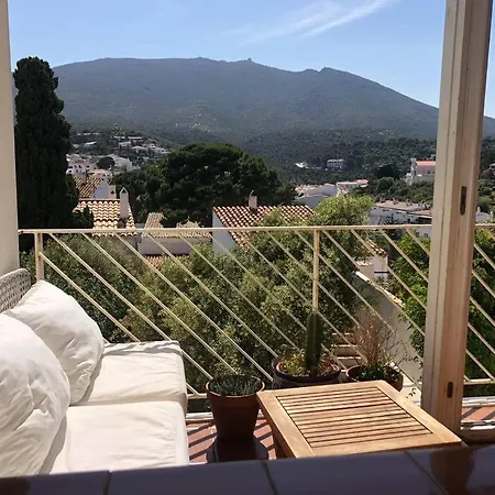 Casa Adela /terraza/5m Playa / Aire Acondicionado Holiday home Cadaques